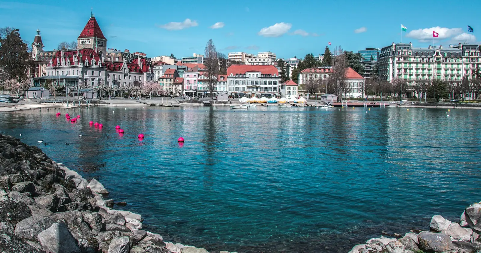 Le quai d’Ouchy à Lausanne, au bord du Léman